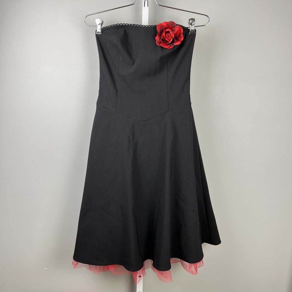 Vintage Up Front Black Dress Size 7 Strapless Fit Flare Red Tulle Rose Y2K